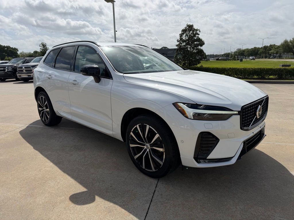 Used 2023 Volvo XC60 B5 Plus w/ Climate Package image 7