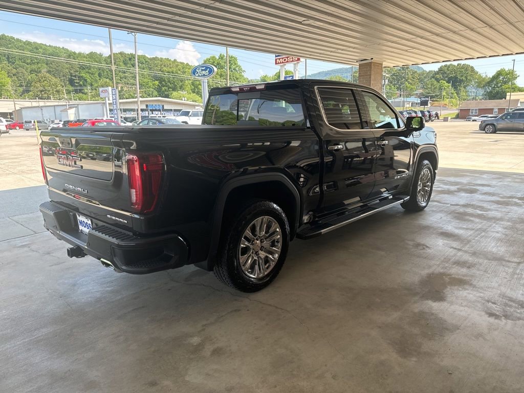 Used 2024 GMC Sierra 1500 Denali w/ Technology Package AWD/4WD image 4