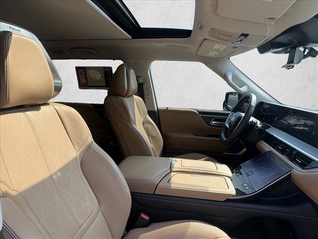 Used 2025 INFINITI QX80 Sensory AWD/4WD image 30
