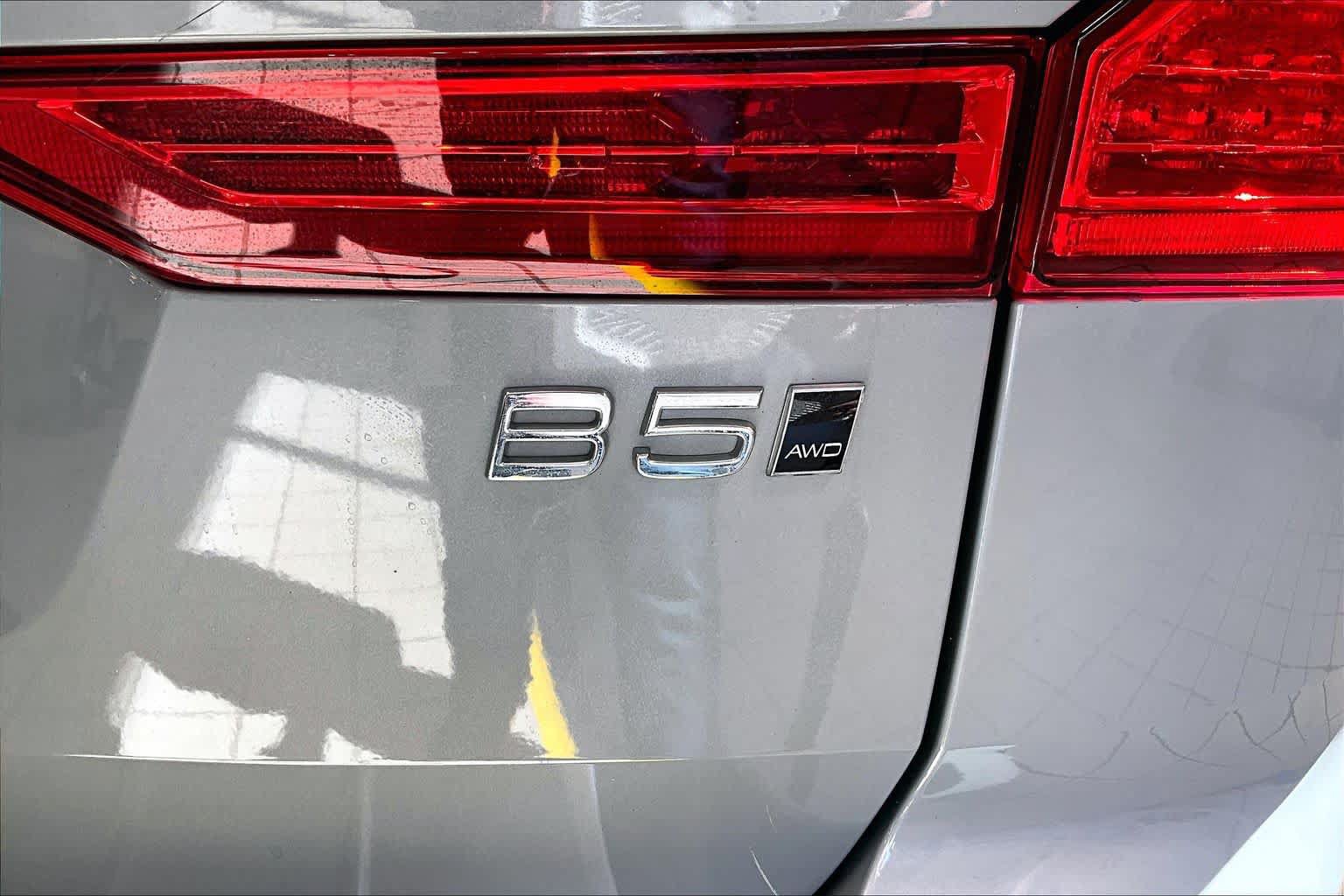 Used 2024 Volvo XC60 B5 Core w/ Climate Package AWD/4WD image 10