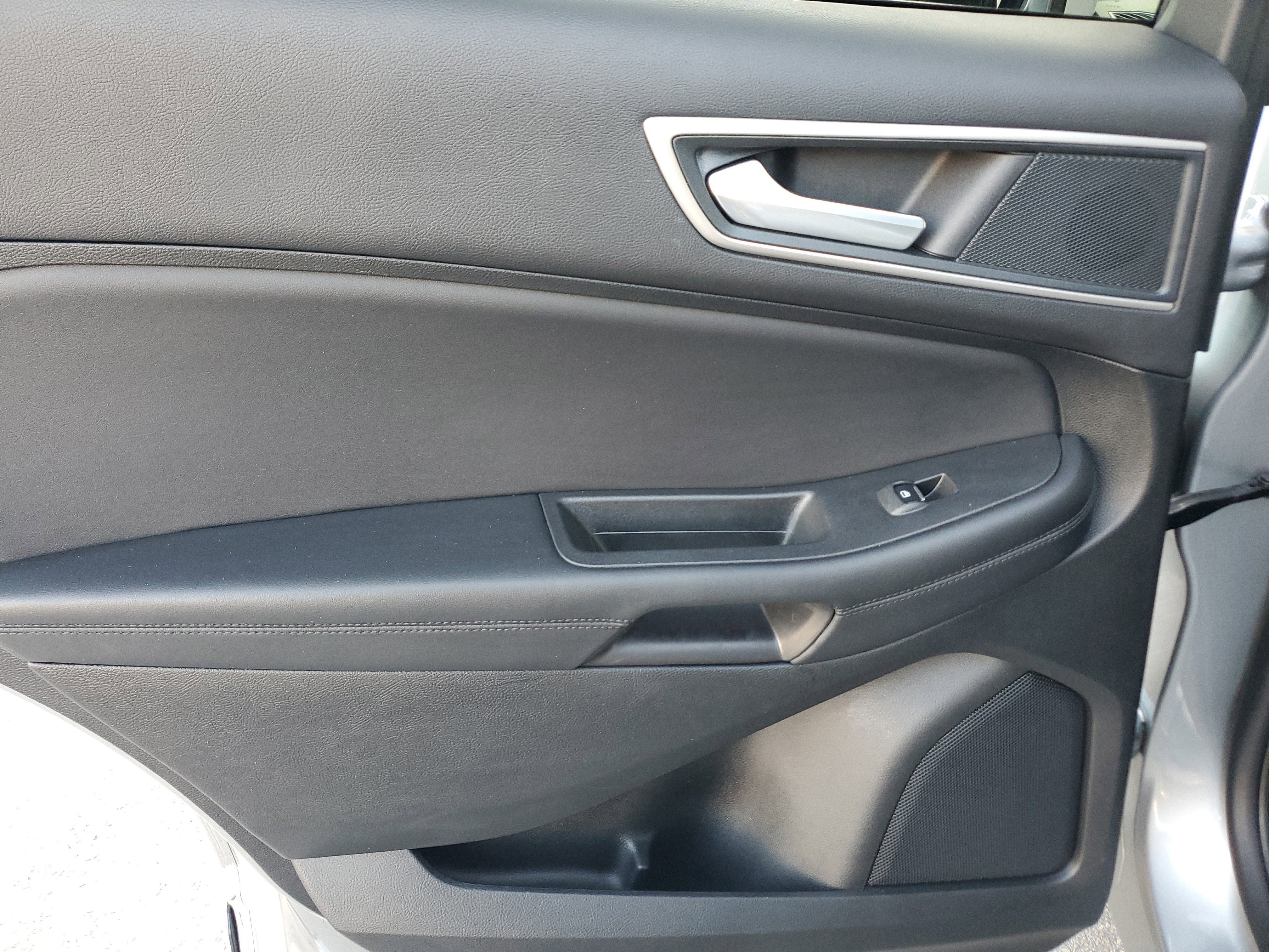 Used 2024 Ford Edge SEL w/ Convenience Package image 29