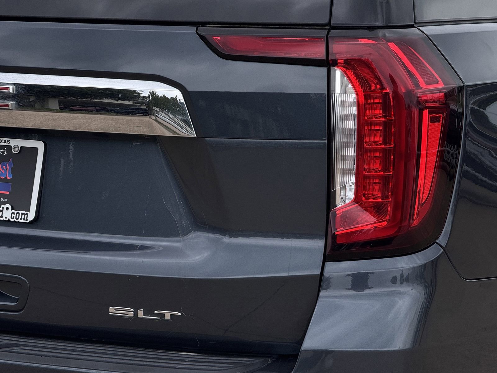 Used 2021 GMC Yukon XL SLT w/ SLT Luxury Package image 13