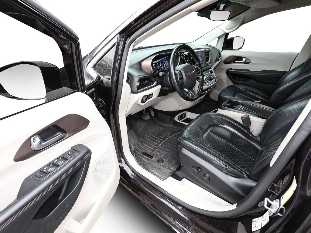 Used 2019 Chrysler Pacifica Touring-L Plus image 11