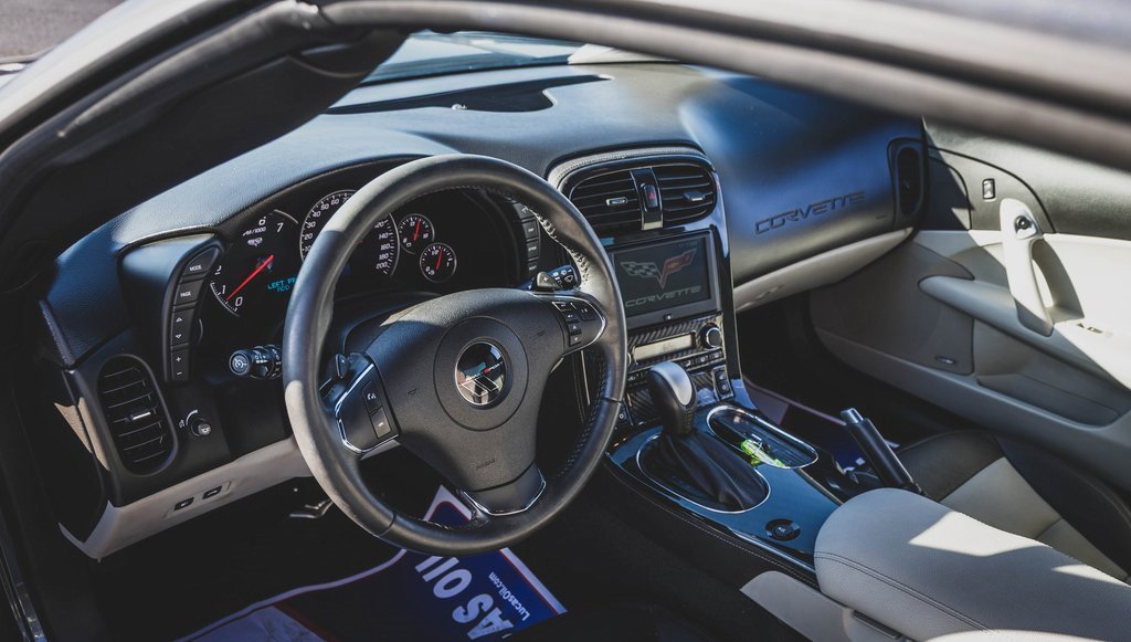 Used 2013 Chevrolet Corvette Grand Sport w/ 3LT Preferred Equipment Group image 2