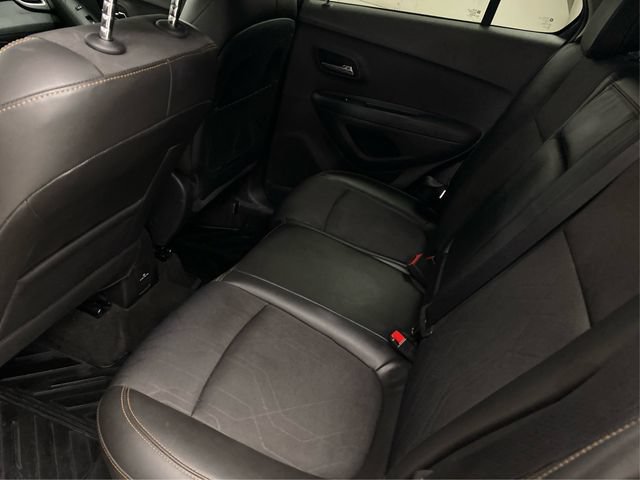 Used 2017 Chevrolet Trax LT w/ LT Convenience Package AWD/4WD image 11