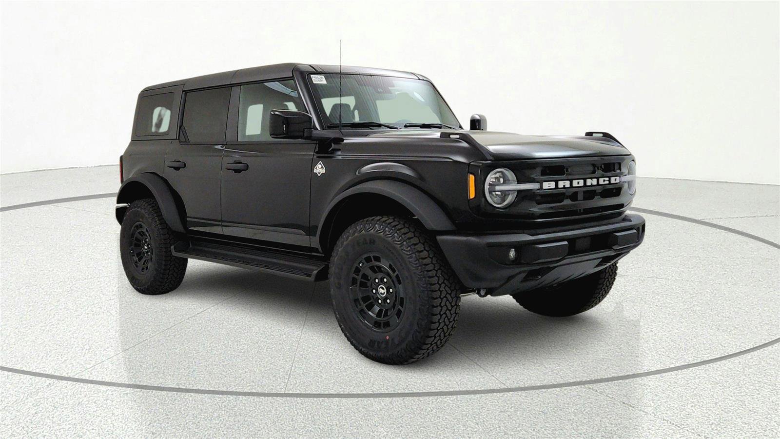 New 2026 Ford Bronco Outer Banks w/ Sasquatch Package AWD/4WD image 1