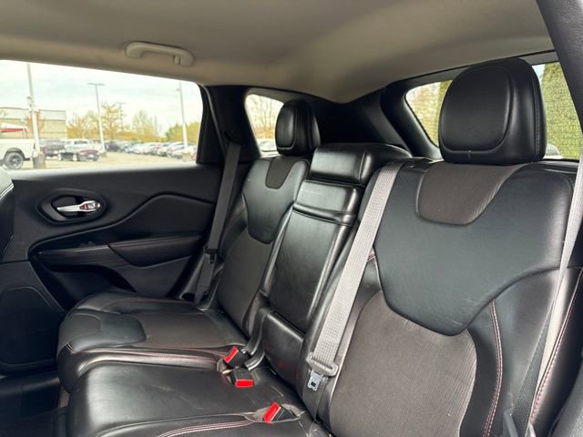 Used 2016 Jeep Cherokee Trailhawk image 16