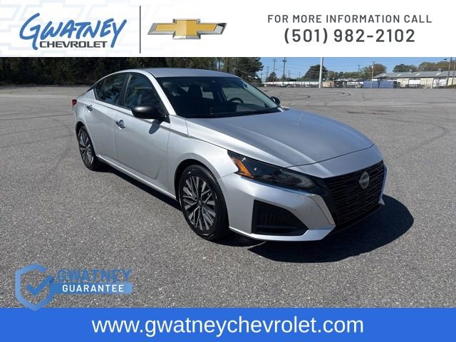 Used 2024 Nissan Altima 2.5 SV FWD image 3