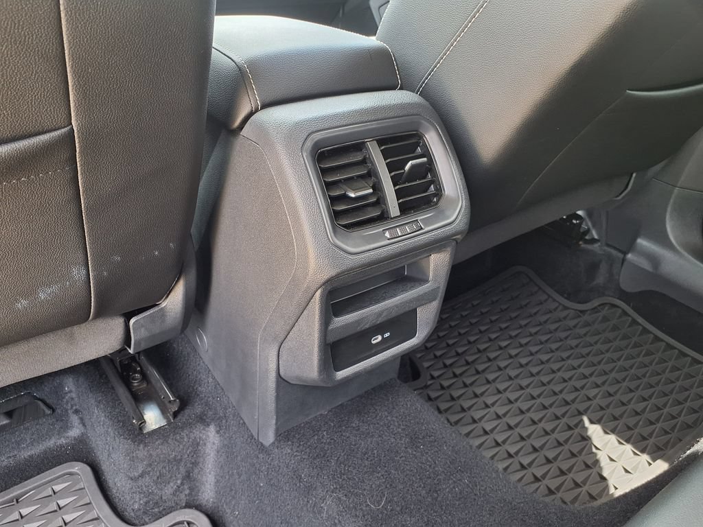 Used 2022 Volkswagen Taos SE FWD image 23