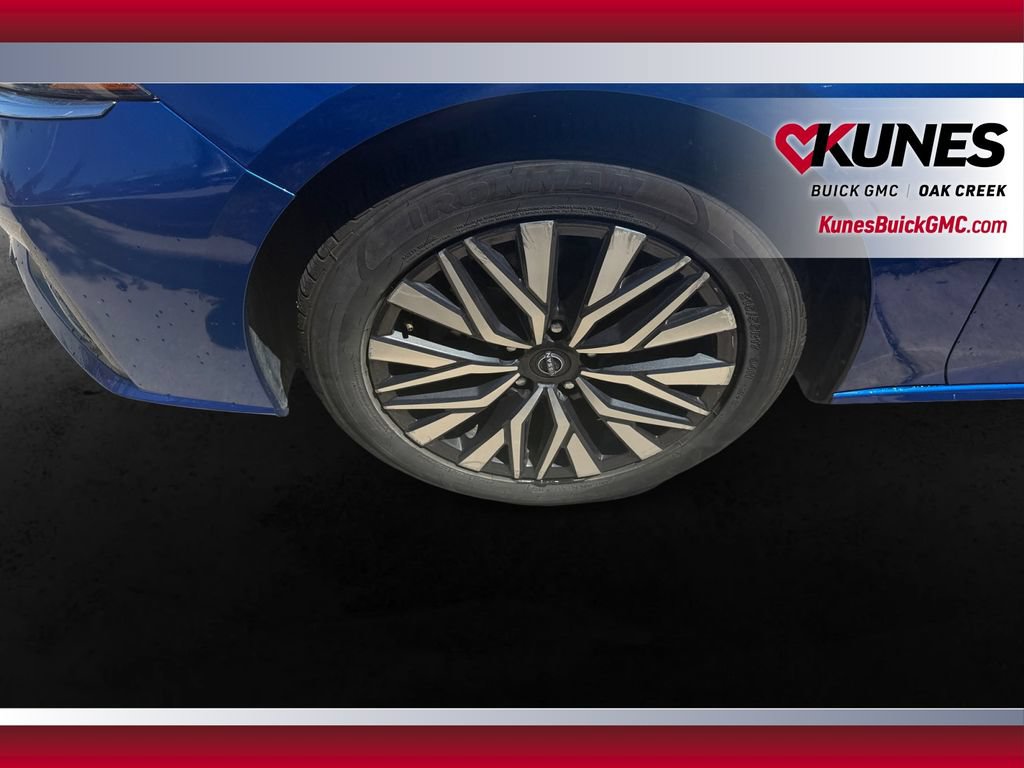 Used 2025 Nissan Altima 2.5 SV FWD image 13