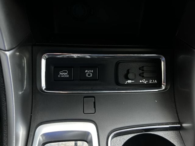 Used 2022 Subaru Ascent Limited AWD/4WD image 24