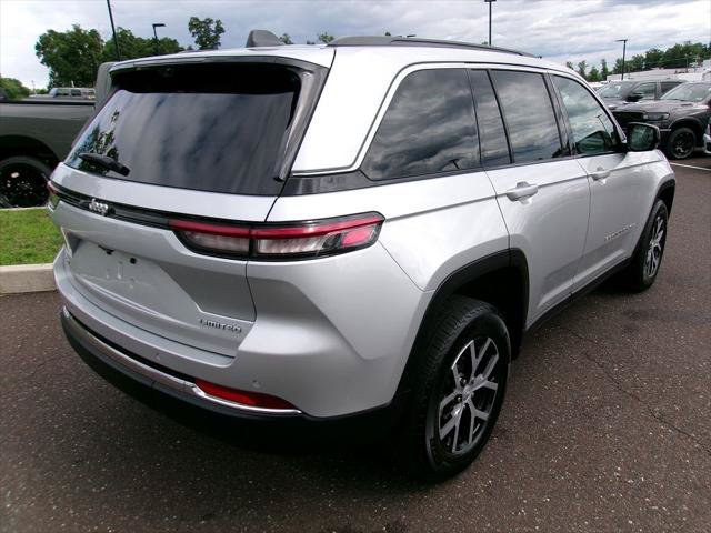 Certified 2025 Jeep Grand Cherokee Limited w/ Luxury Tech Group II AWD/4WD image 3