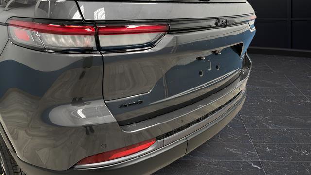 New 2026 Jeep Grand Cherokee Altitude image 34