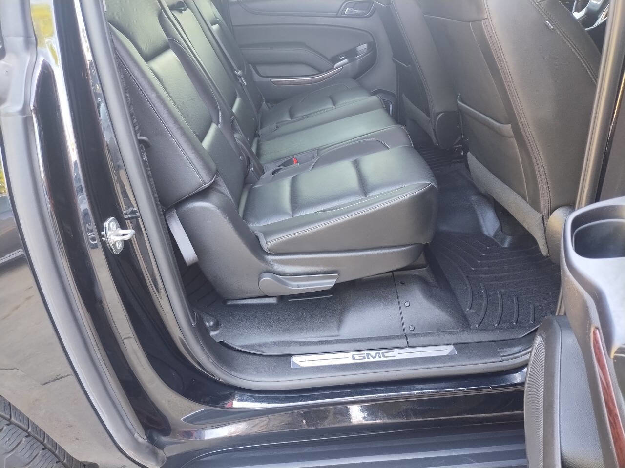 Used 2018 GMC Yukon XL SLT image 26