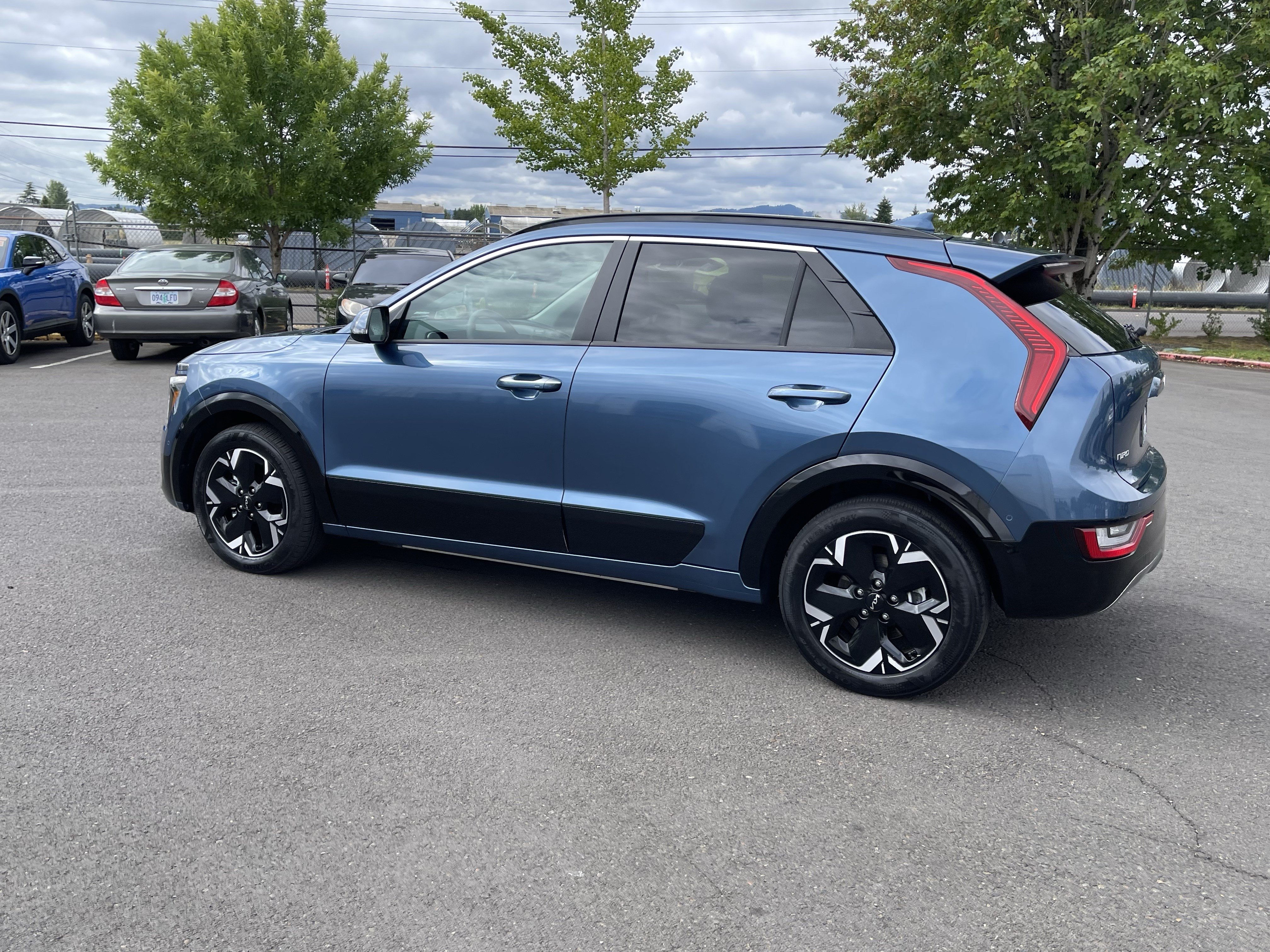 Used 2023 Kia Niro Wave FWD image 3