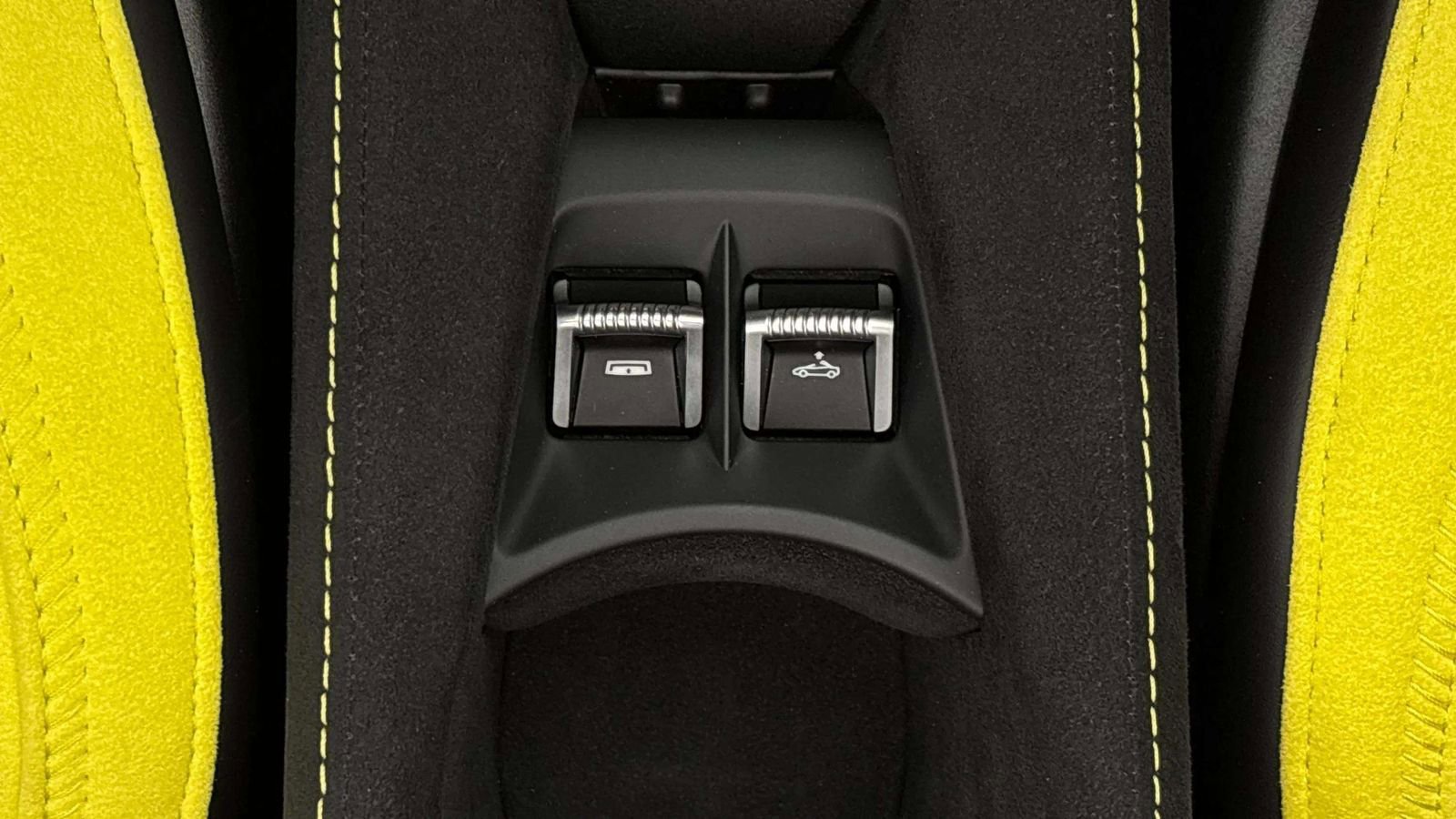 New 2027 McLaren 750S Spider RWD image 38