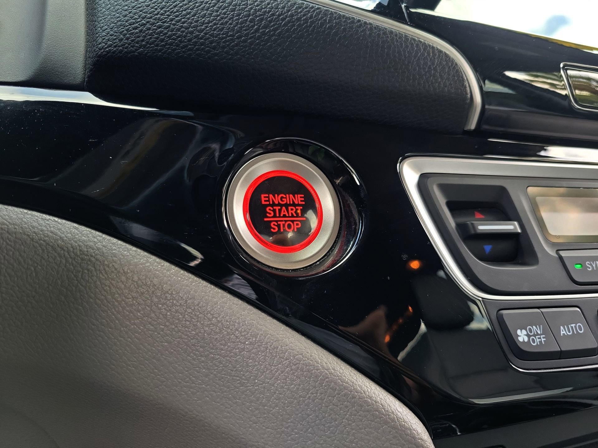 Used 2019 Honda Pilot Elite image 34