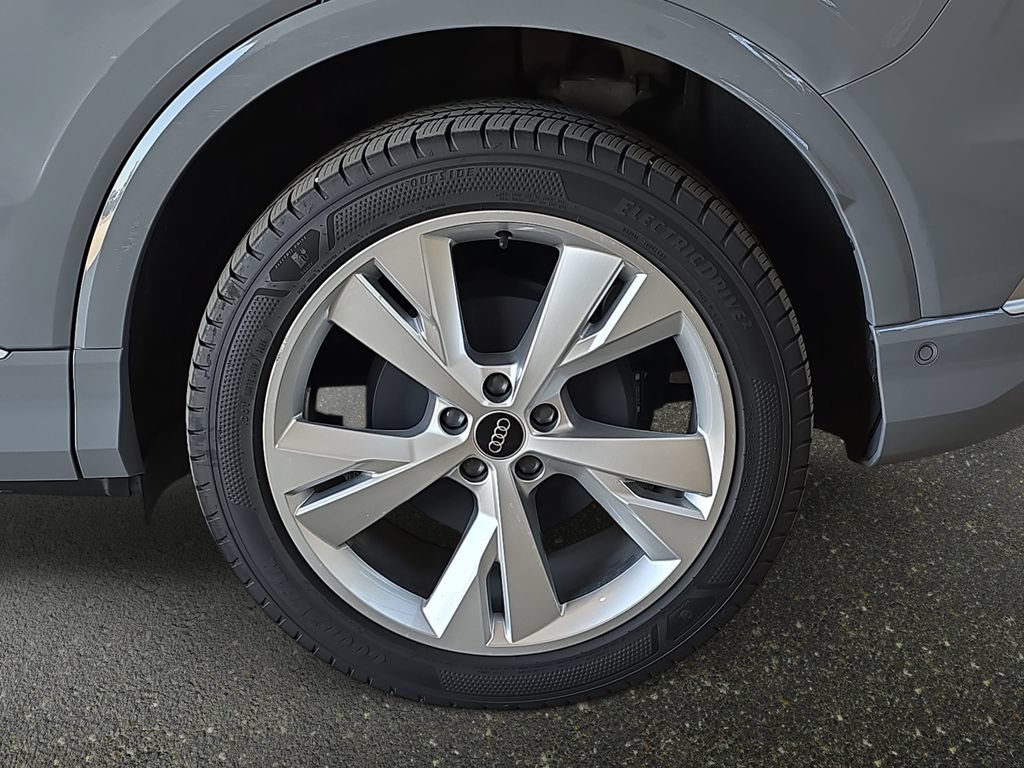 Certified 2023 Audi Q4 e-tron Prestige w/ 20" Wheel Package AWD/4WD image 36