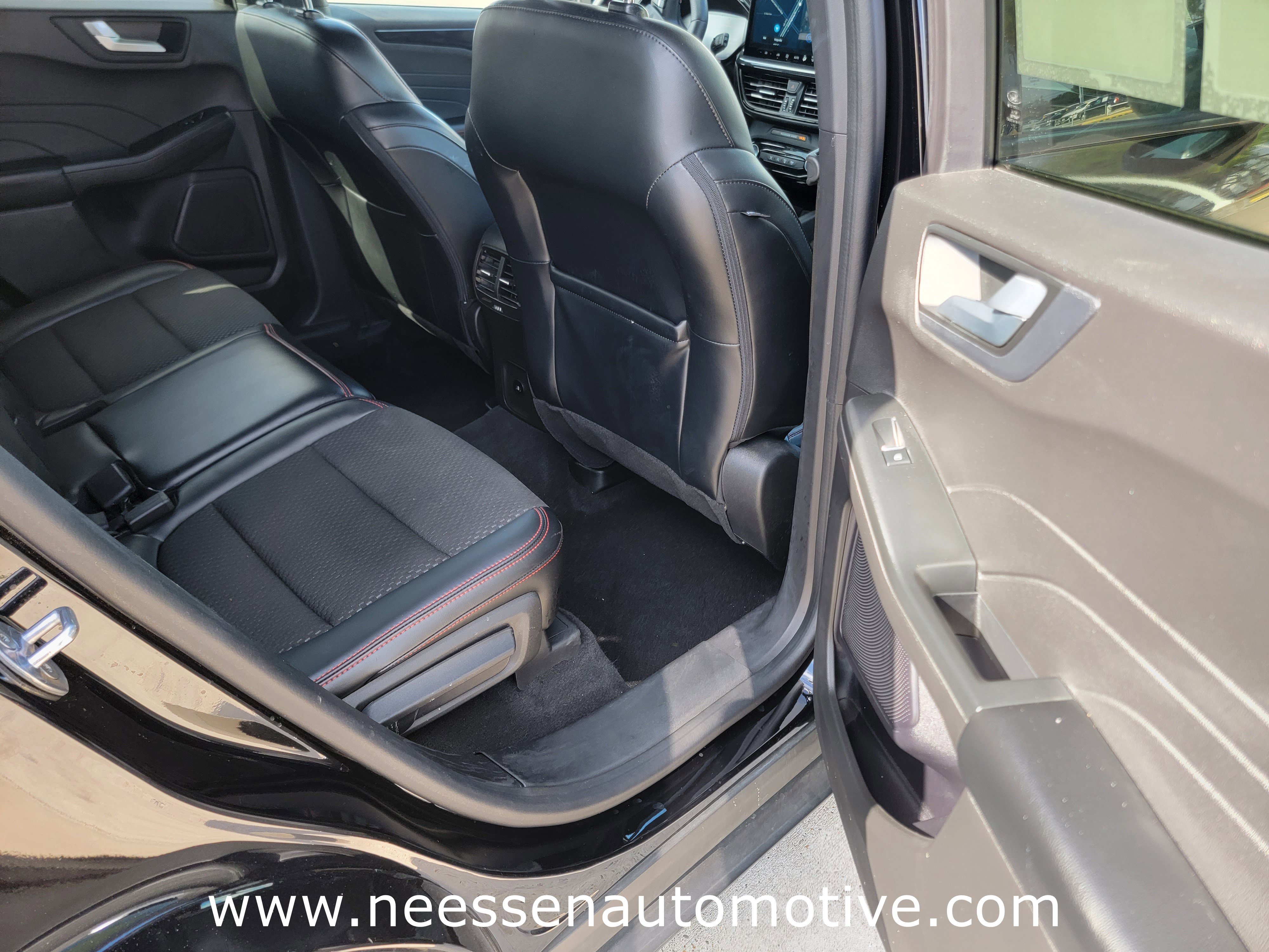 Used 2023 Ford Escape ST-Line w/ Tech Pack #1 image 11