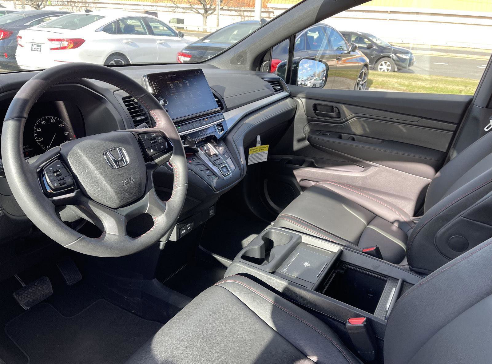 Used 2025 Honda Odyssey Sport-L image 4