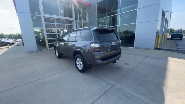 Used 2022 Toyota 4Runner SR5 Premium w/ Moonroof Package AWD/4WD image 8