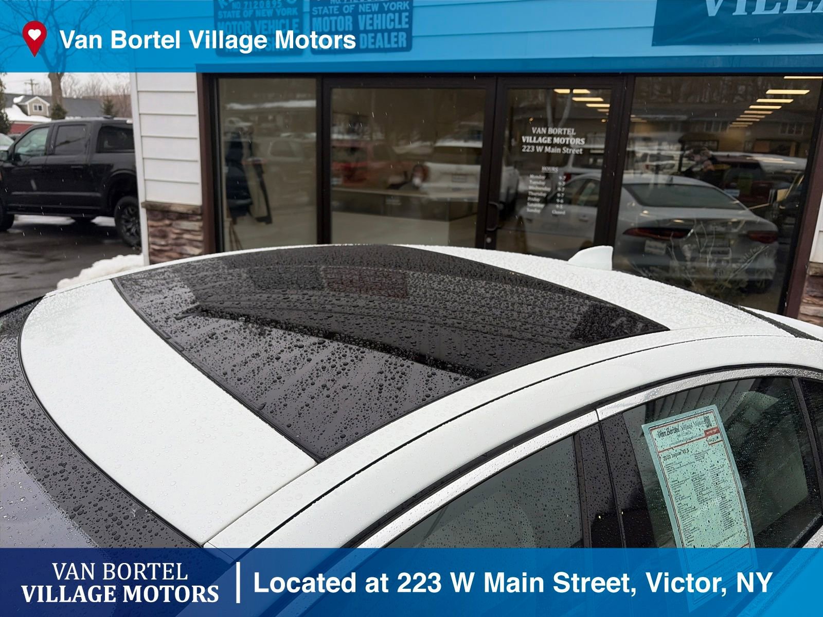 Used 2020 Jaguar XE S image 12