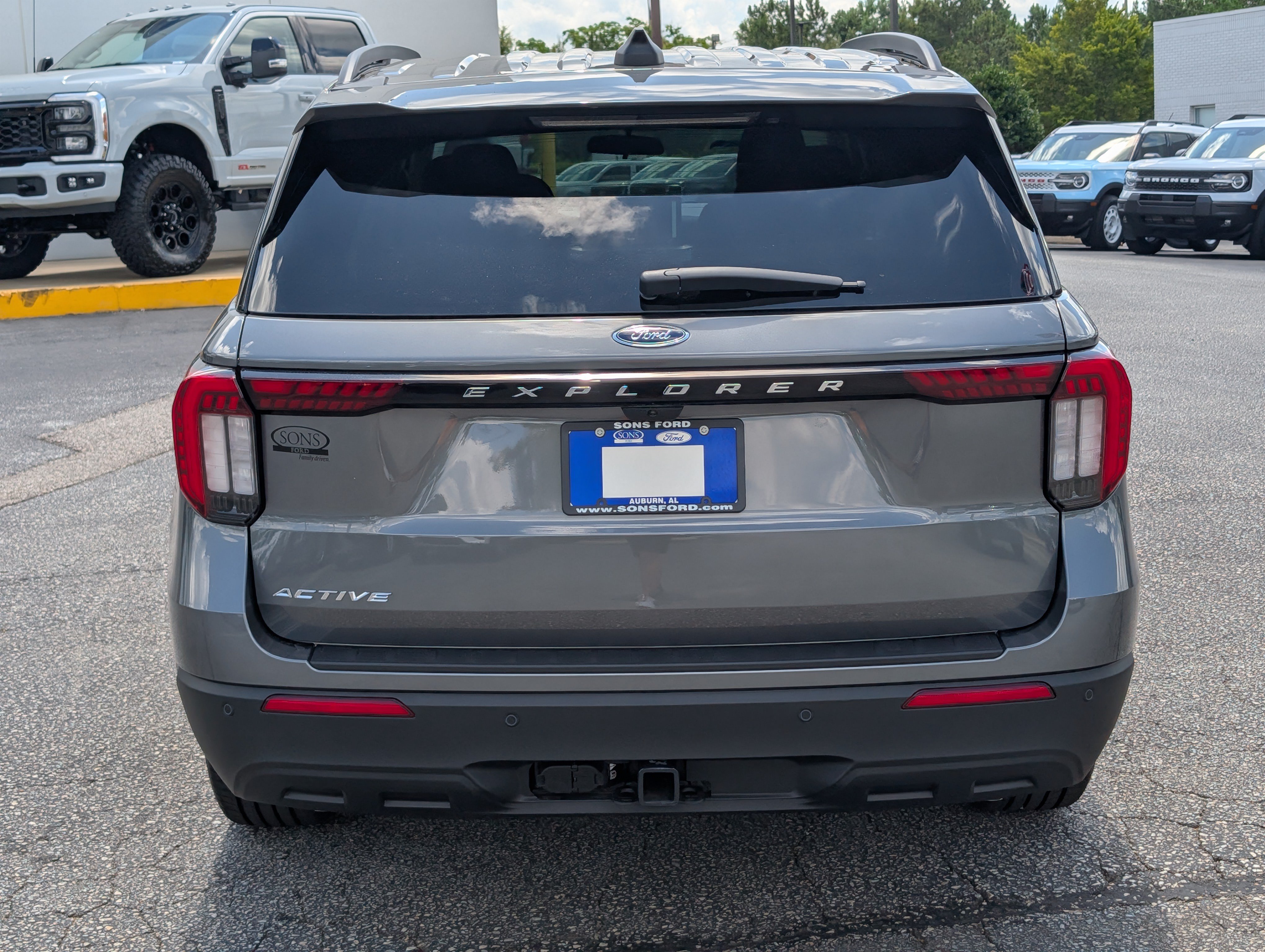 New 2026 Ford Explorer Active RWD image 10