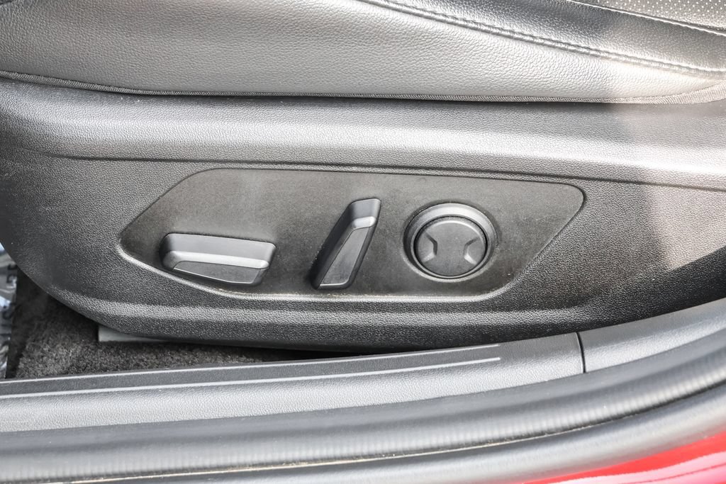 Certified 2025 Hyundai Elantra Limited FWD image 10