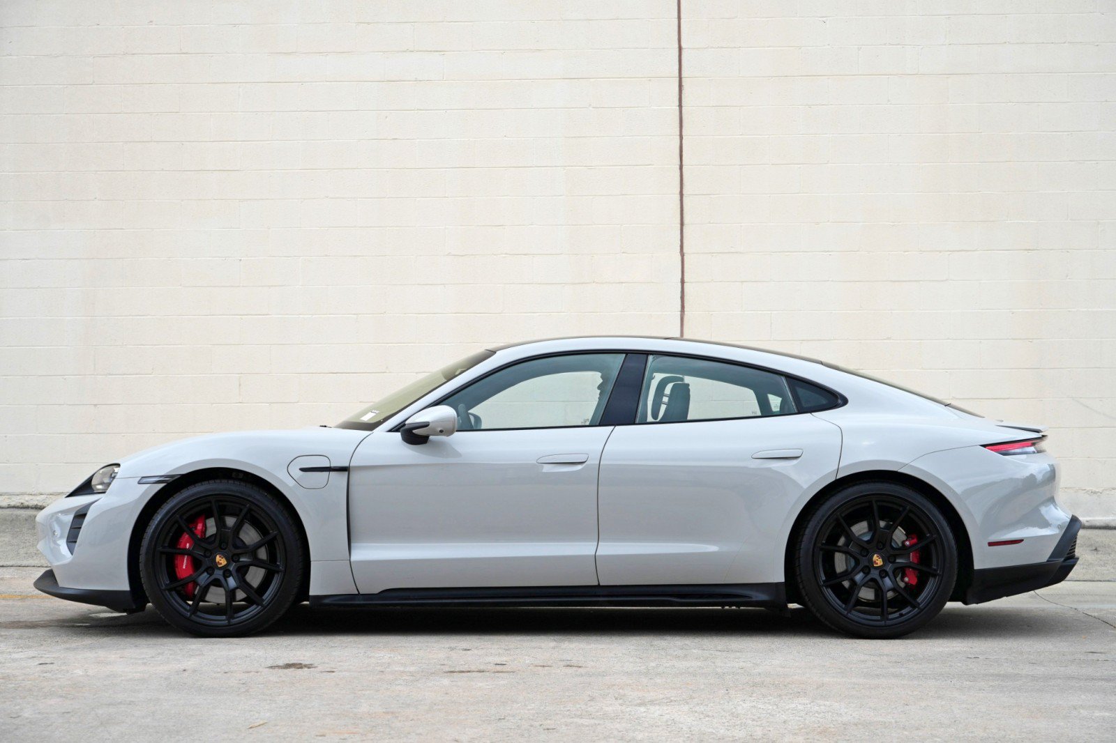 Used 2023 Porsche Taycan GTS AWD/4WD image 9