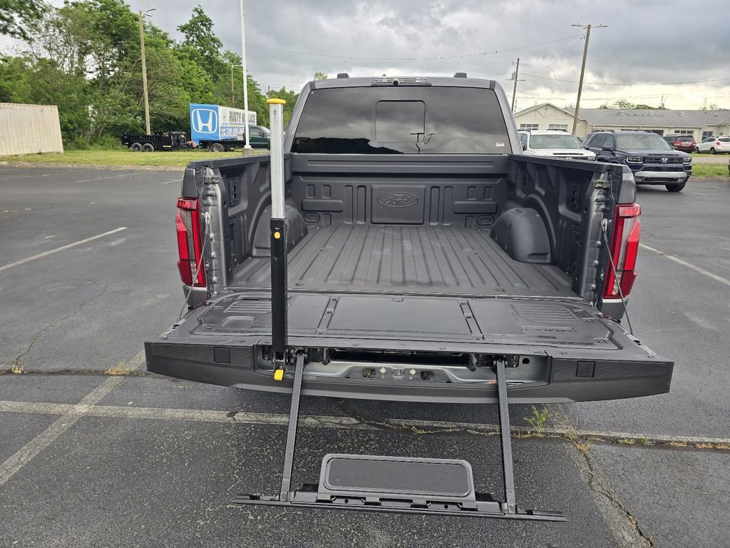 Used 2024 Ford F150 Raptor AWD/4WD image 11