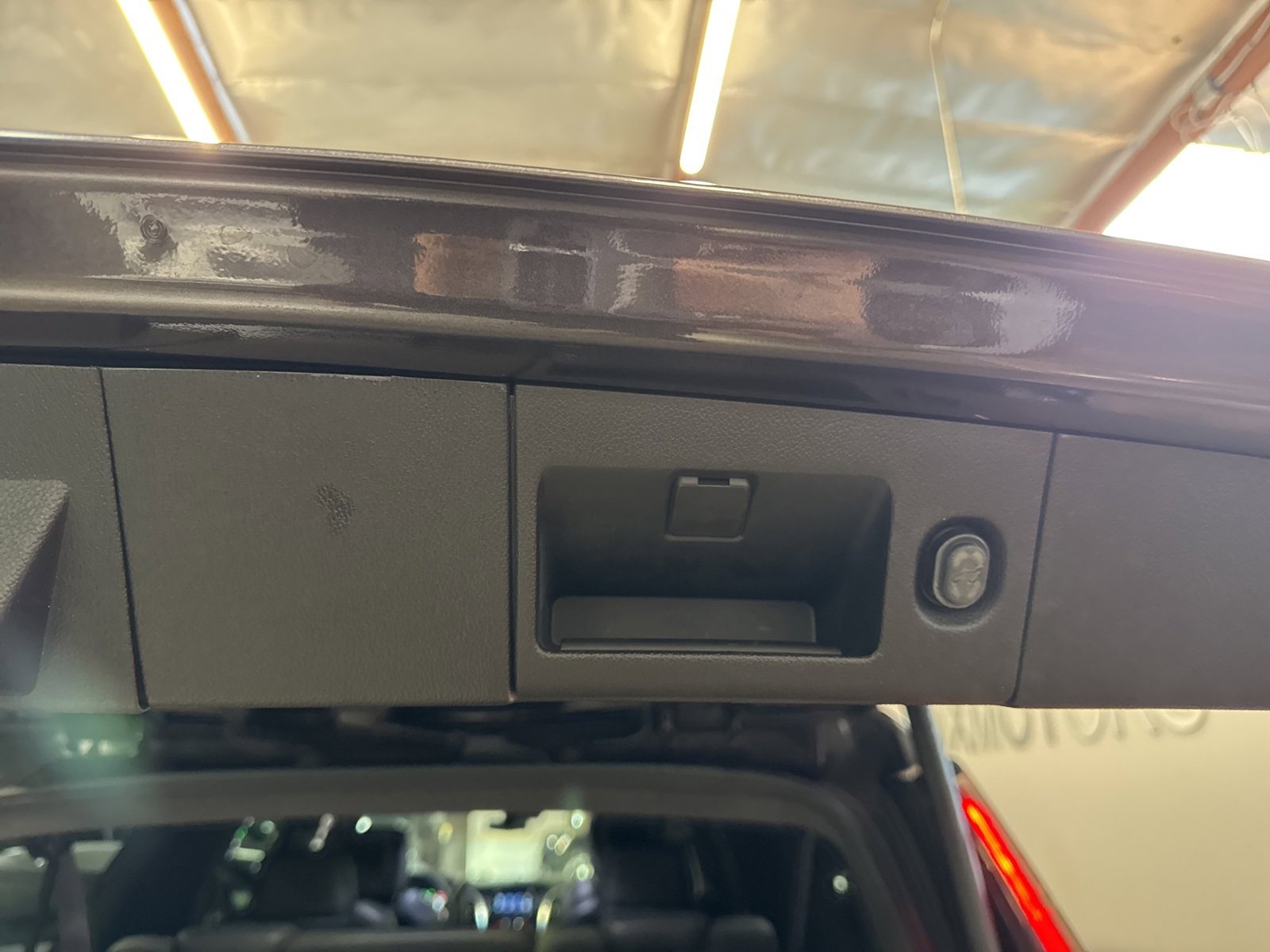 Used 2017 Cadillac Escalade ESV Platinum image 26