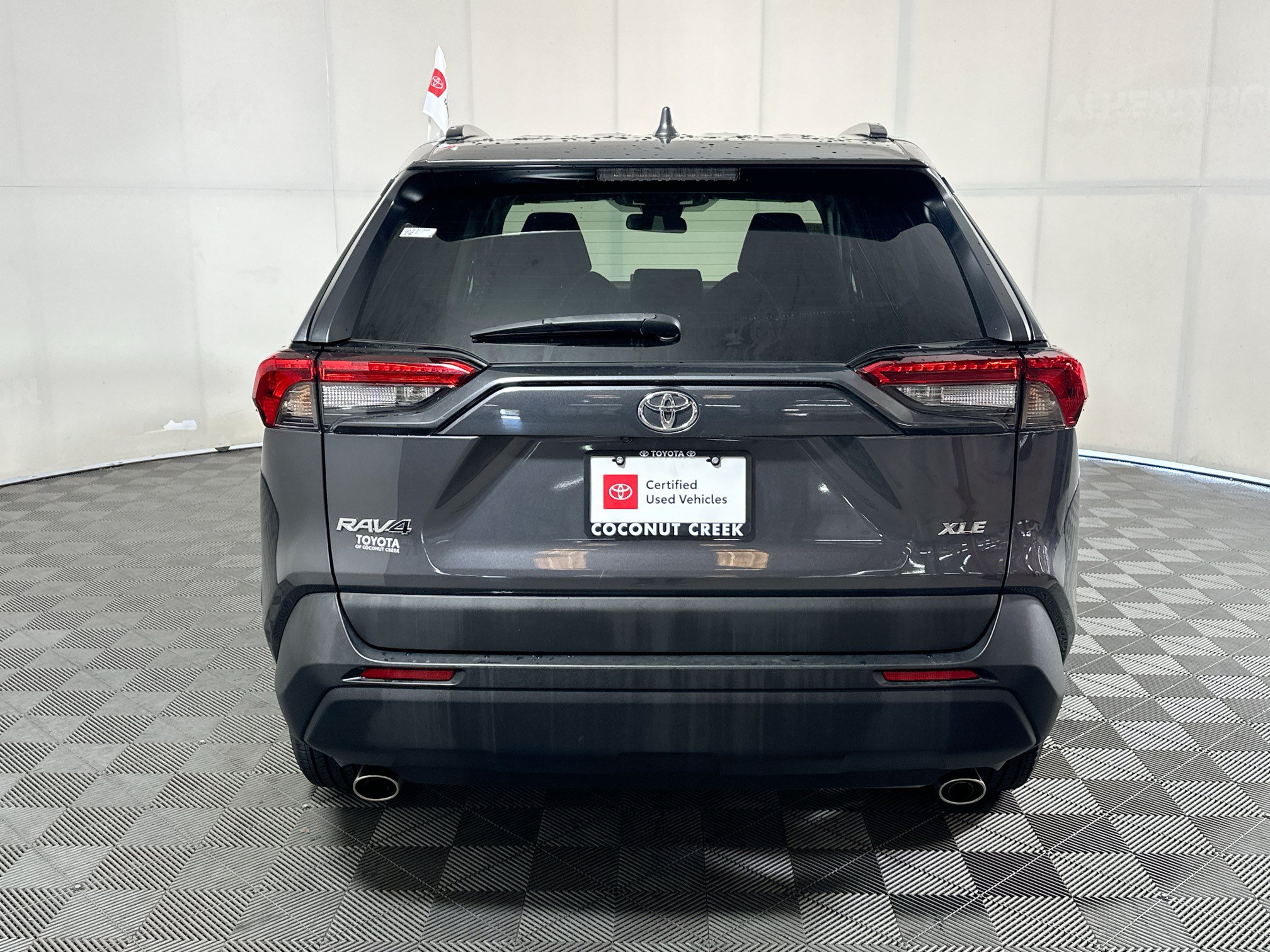 Certified 2023 Toyota RAV4 XLE w/ Convenience Package FWD image 4
