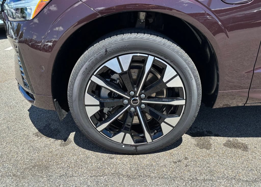 New 2026 Volvo XC60 T8 Plus w/ Protection Package Premier AWD/4WD image 9