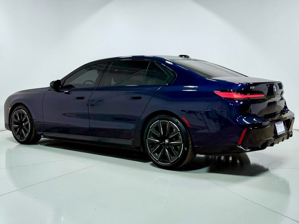 Used 2023 BMW i7 xDrive60 AWD/4WD image 16