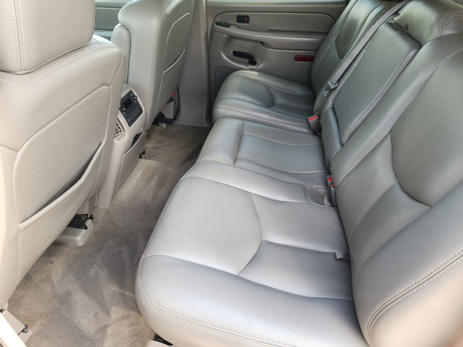 Used 2005 Chevrolet Avalanche LT w/ Preferred Equipment Group AWD/4WD image 33