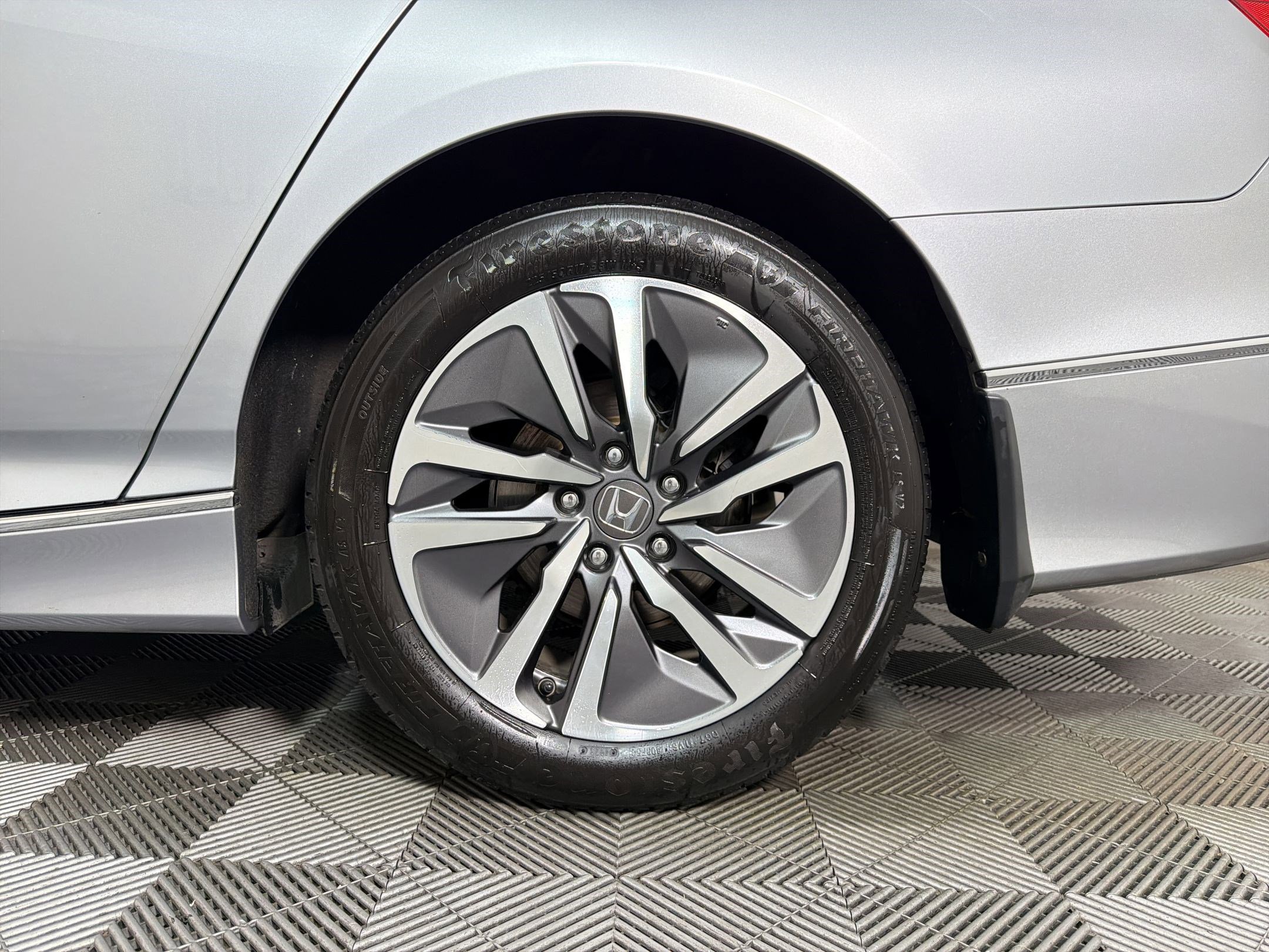 Used 2018 Honda Accord EX-L image 10