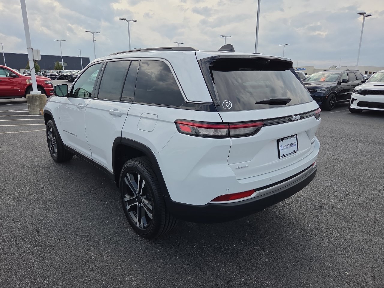 New 2027 Jeep Grand Cherokee Limited AWD/4WD image 28