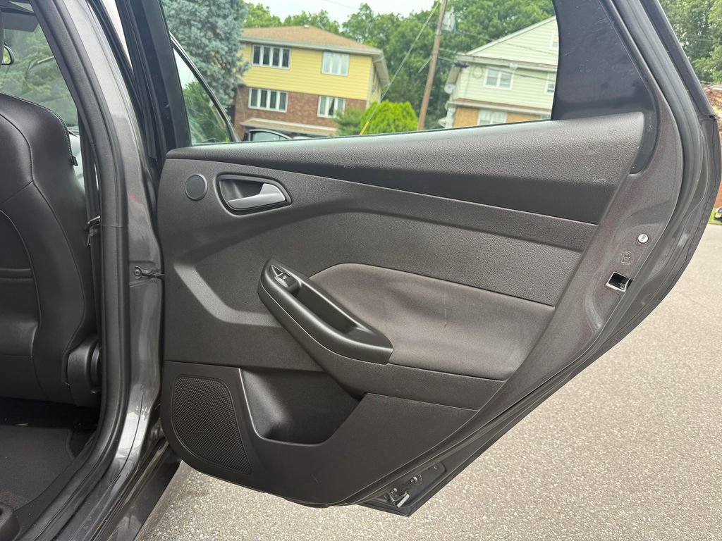 Used 2017 Ford Focus ST w/ Equipment Group 402A FWD image 31