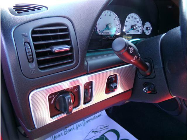 Used 2004 Ford Thunderbird image 13