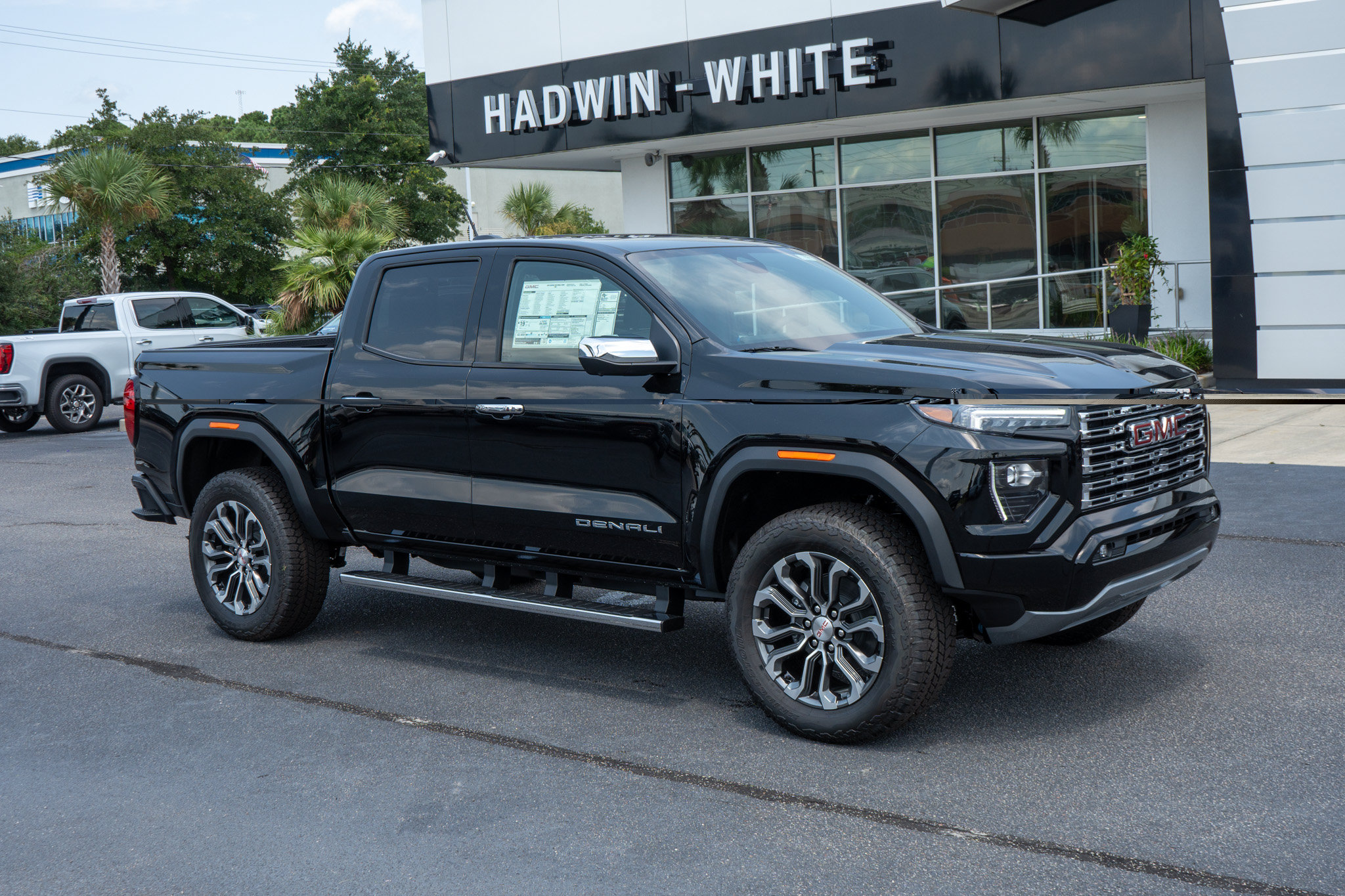 New 2026 GMC Canyon Denali AWD/4WD image 1