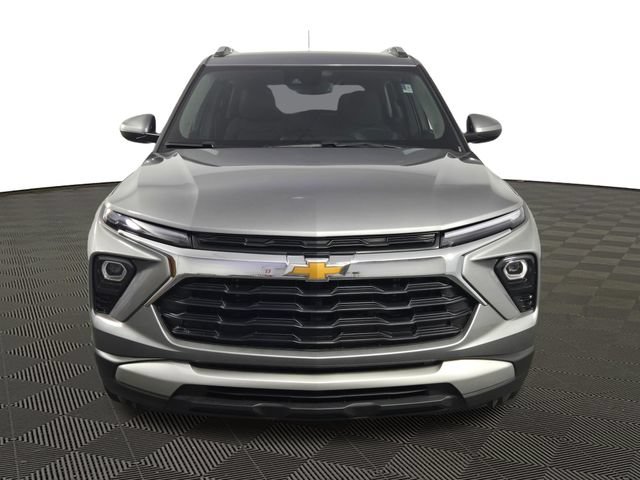 Used 2025 Chevrolet TrailBlazer LT w/ Convenience Package FWD image 2