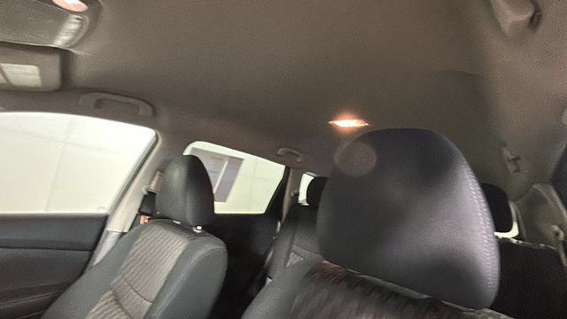 Used 2020 Nissan Rogue S FWD image 12