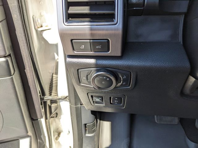 Used 2018 Ford Expedition Platinum image 32