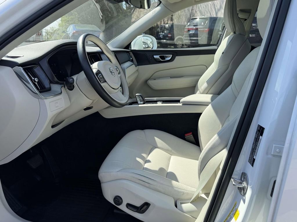 Used 2023 Volvo XC60 B5 Plus w/ Protection Package Premier image 16