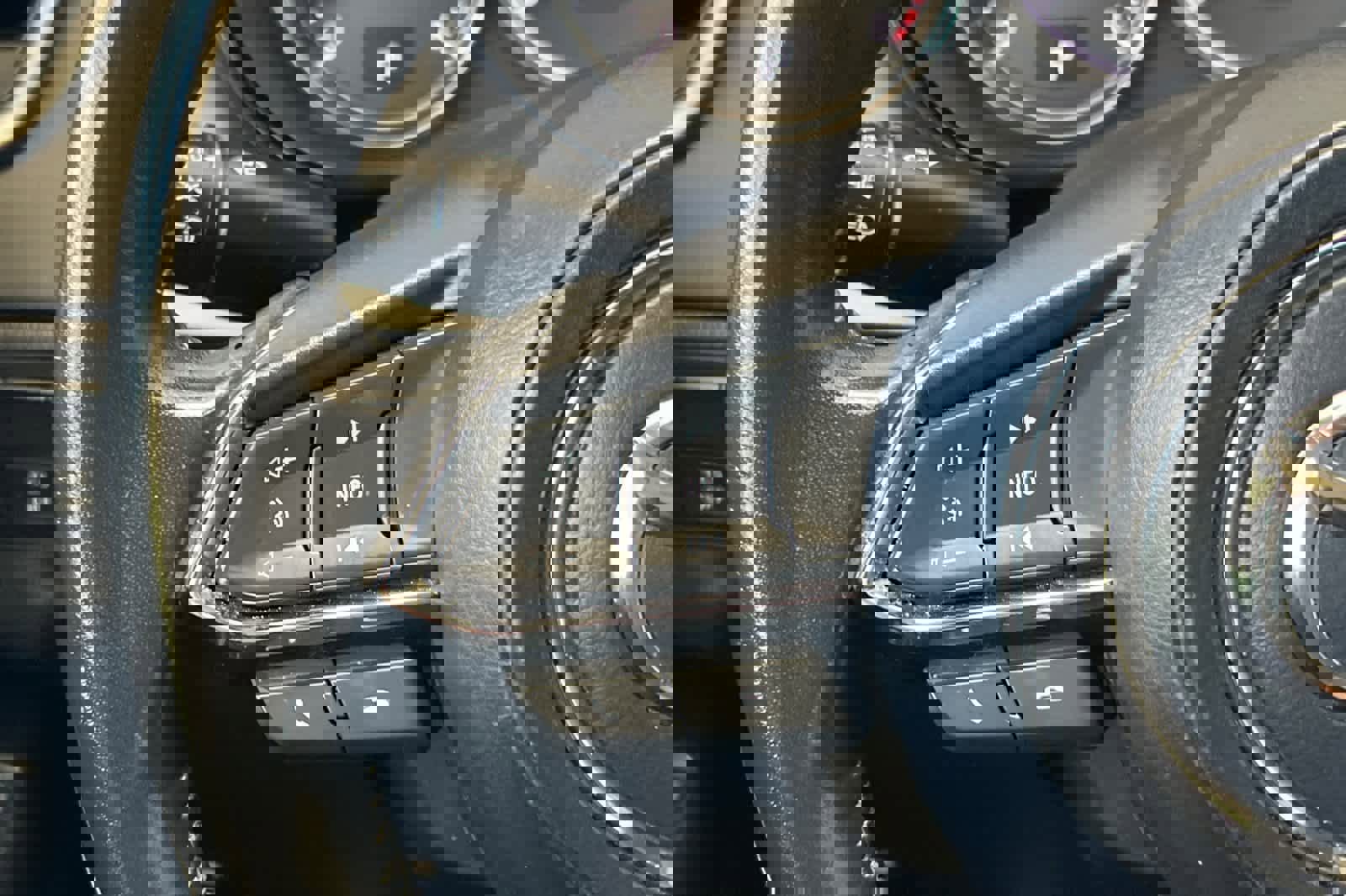 Used 2018 MAZDA CX-9 Touring image 27