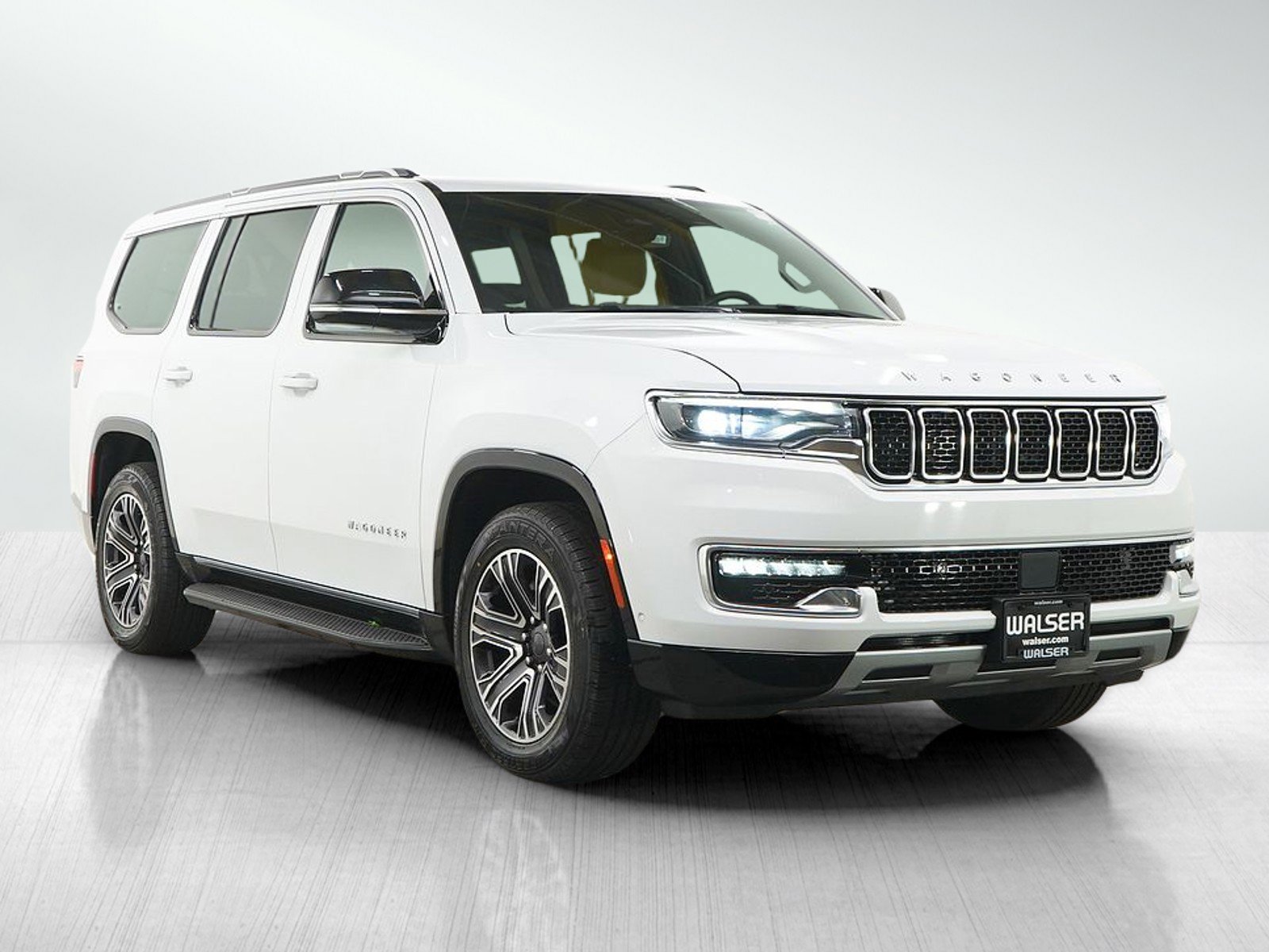 Used 2023 Jeep Wagoneer Series II AWD/4WD image 7