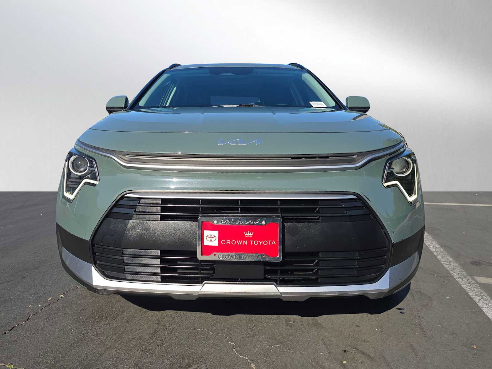 Used 2023 Kia Niro EX image 8