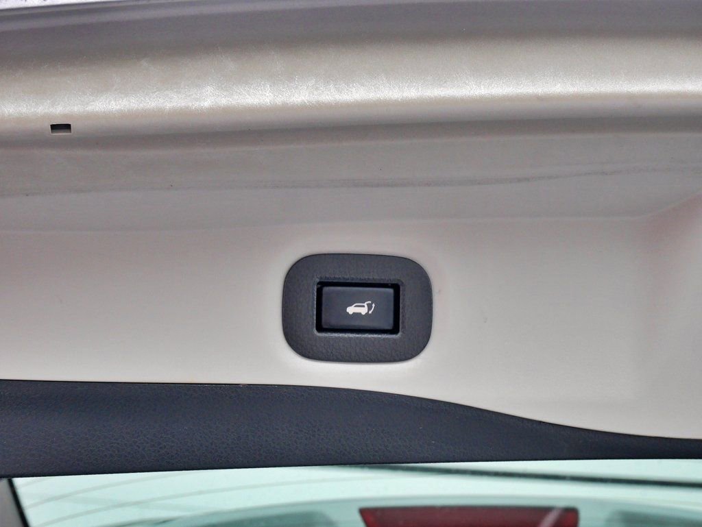 Used 2020 Nissan Rogue SV image 17