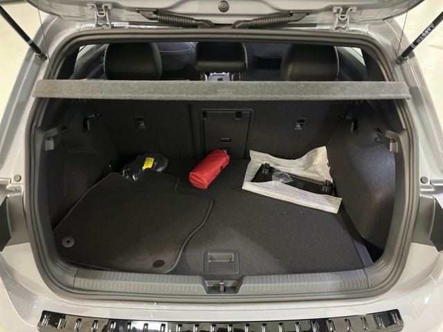 New 2026 Volkswagen GTI SE FWD image 12