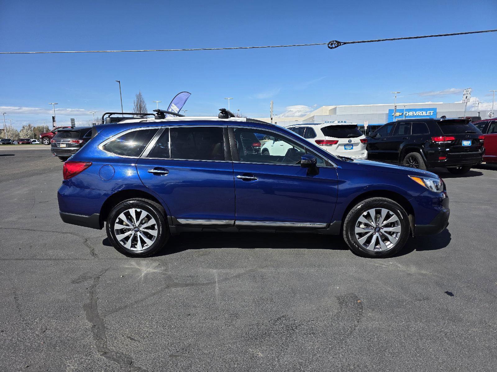 Used 2017 Subaru Outback 3.6R Touring image 4